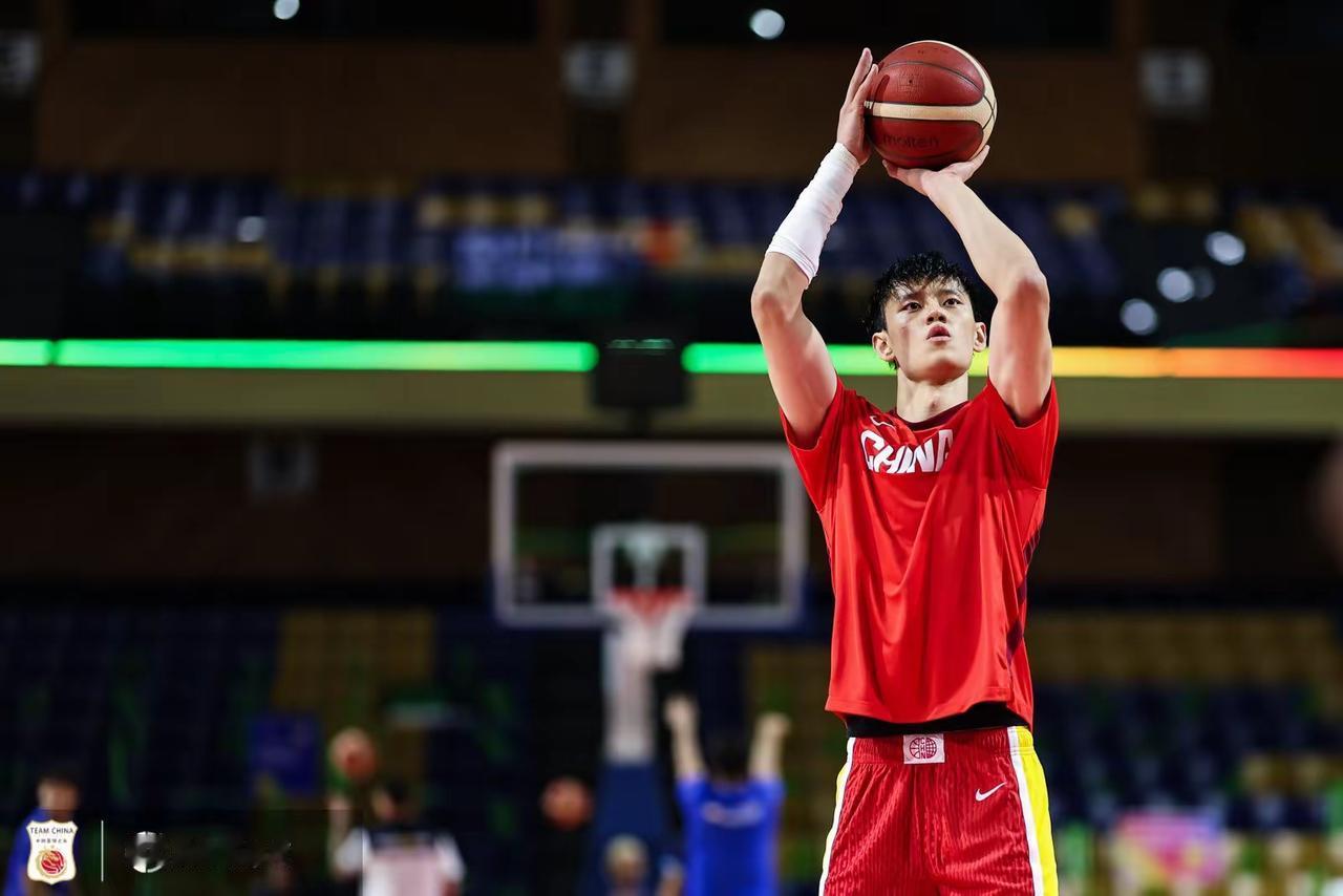 胡明轩、张镇麟、曾凡博这三人在这两场败仗中展现了自己的“能力”！胡明轩两场球