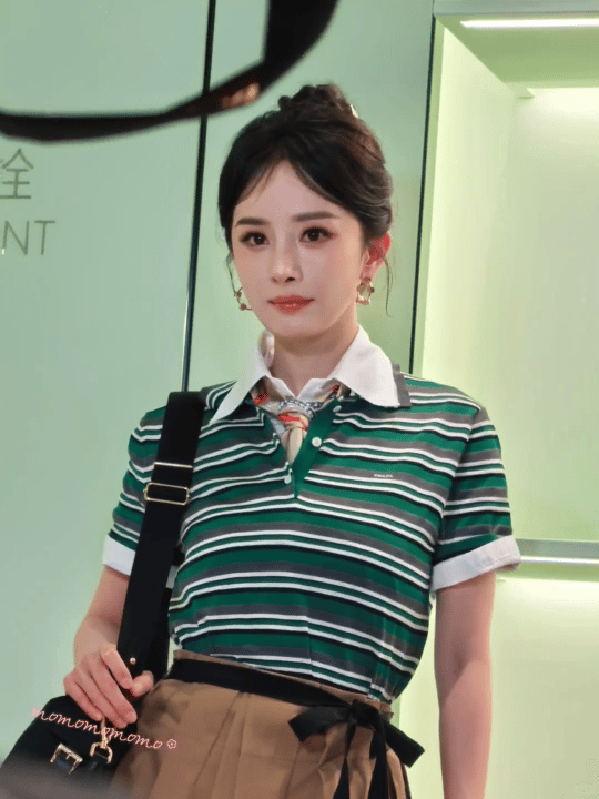 明艳大美女，有些女明星能长红这么多年是有原因的，自身状态很能打。