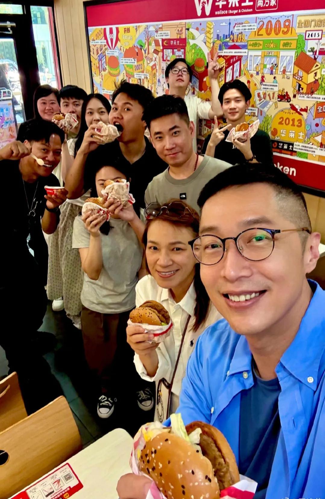 知名港星成上市集团CEO，内地出差陪员工吃10多元汉堡，太接地气！6月3日，5