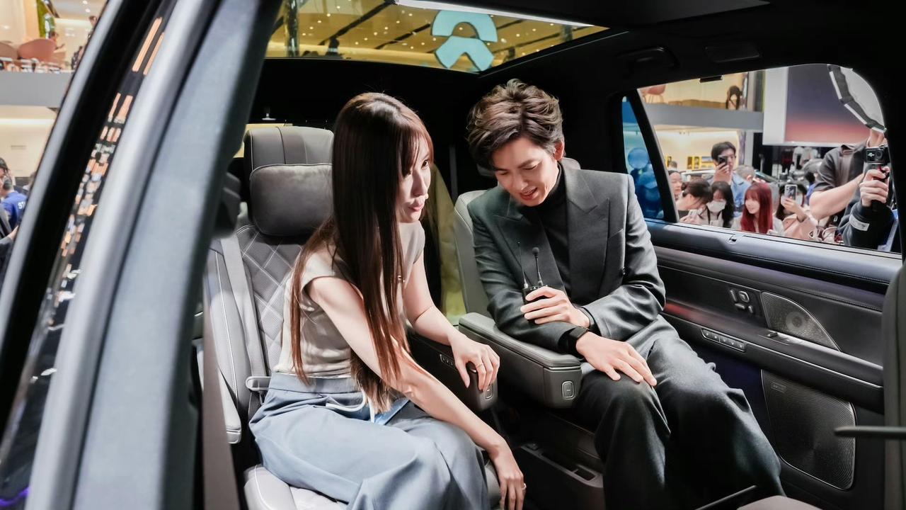 与钟汉良一起贴贴蔚来ES8上市以来，就是商界精英和高端用户的首选纯电车。其实