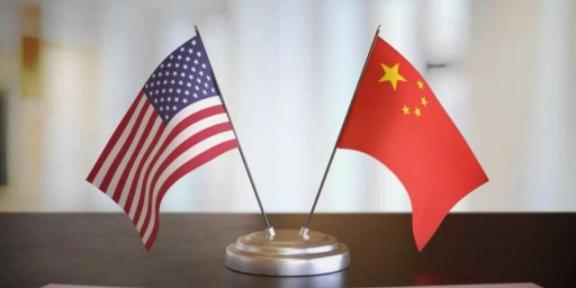 中国确实想和美国脱钩，也在稳步推动相关布局。中方的智囊团队发现，中国经济的弱点在