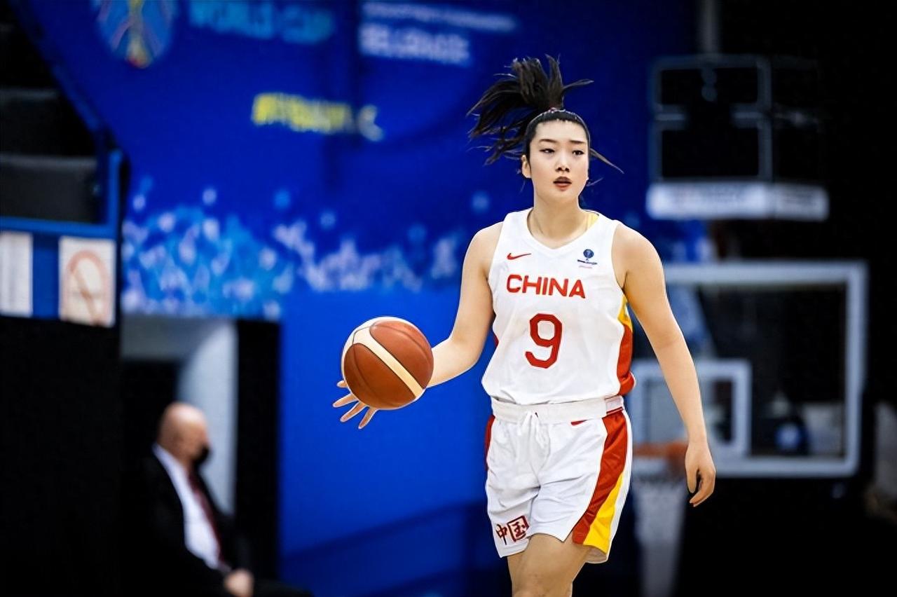 10月女篮连爆三大喜讯！李梦出山、小宝回乡、韩旭再赴澳洲有个时间问题得说清楚