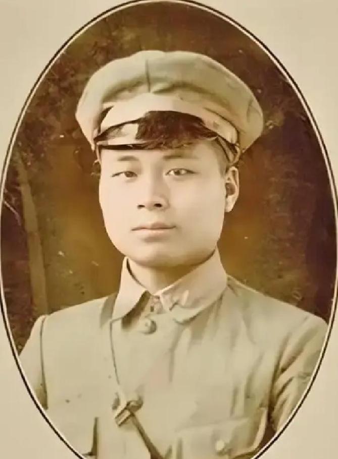 1959年，51岁的邱行湘刚获特赦，这个曾经叱咤战场的国民党将军住在南京，拿着6