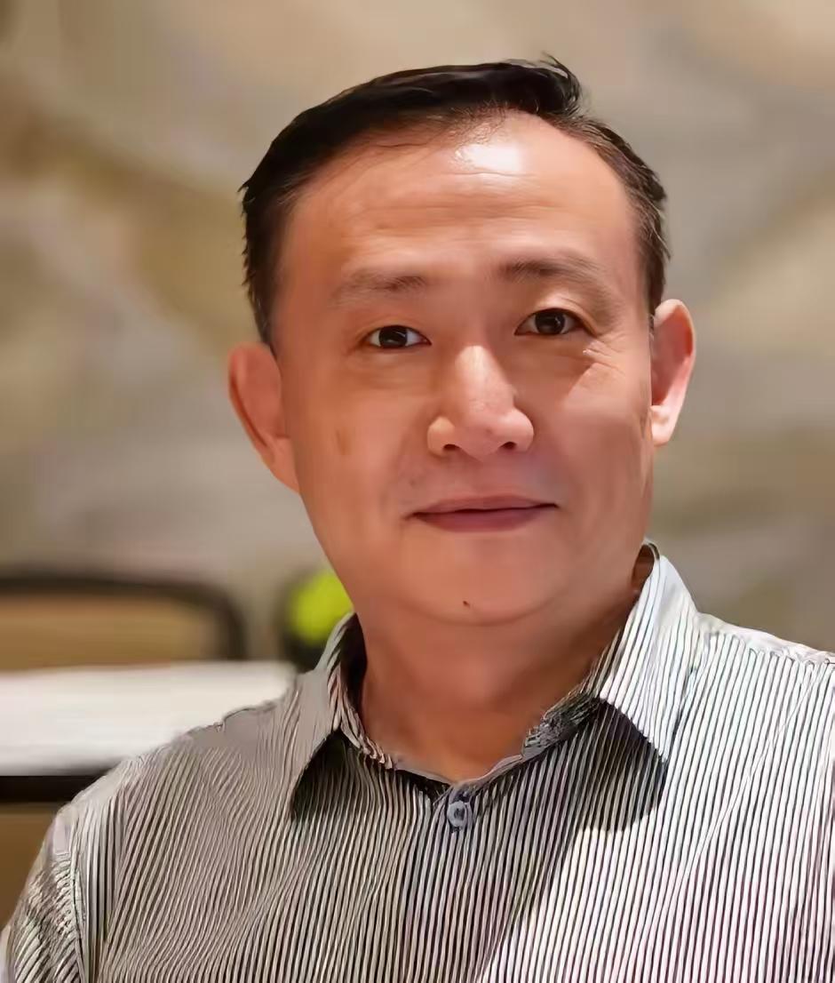 当初卢麒元喊“3万亿”外流的时候，多少人听着就像个笑话。结果国资委4月8号一声