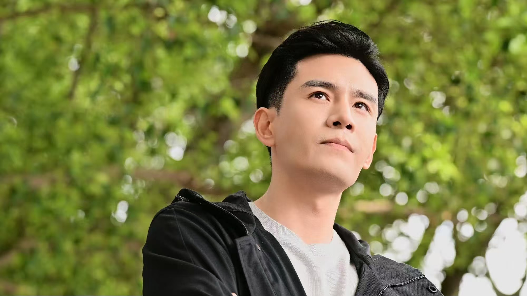 电视剧《金关》热播，三大创新引人关注由经超、黄尧主演的悬疑剧《金关》热播引热议