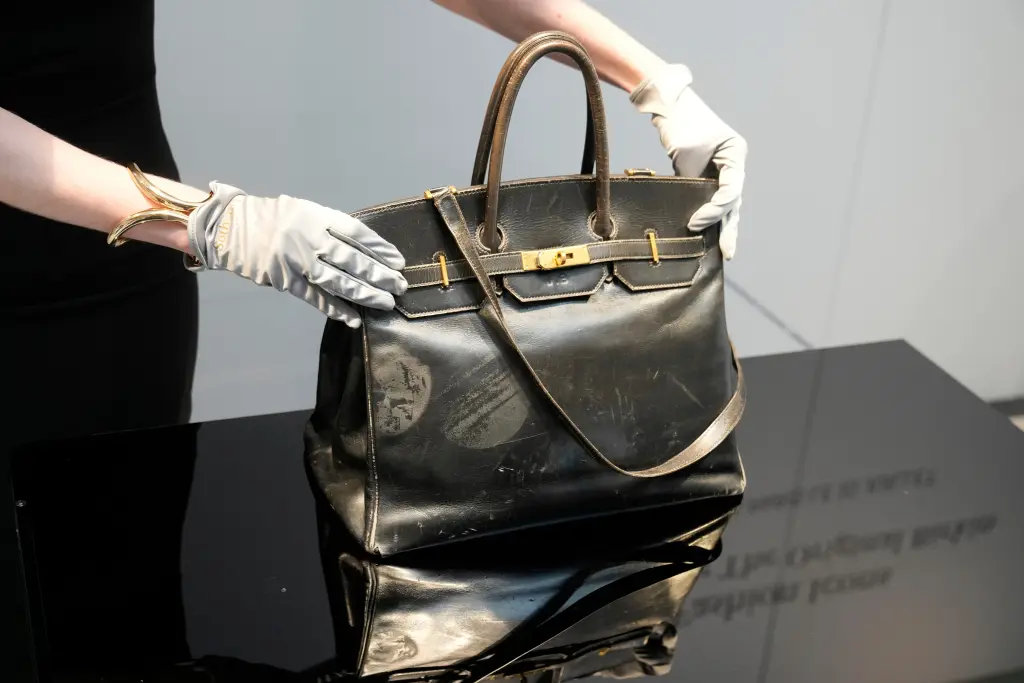 贫穷限制了我的想象力。1000万美元的Birkin（拍卖价700万欧元加上