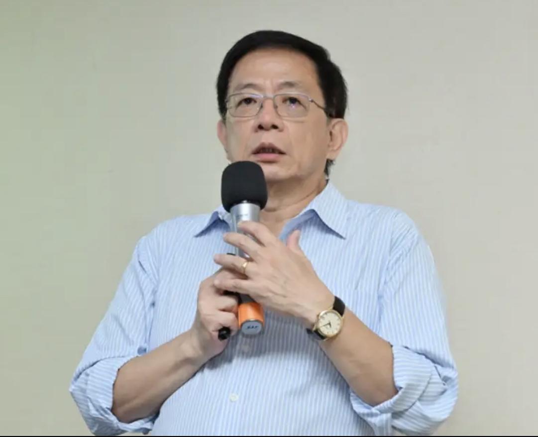 管中闵火力全开！民进党秘书长徐国勇刚抛出“否认台湾光复节”的谬论，前台大校长17