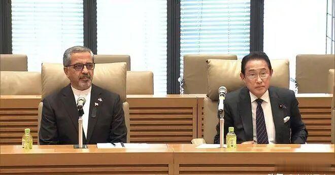 少往自己脸上贴金我们有相当一部分人，总是臆想“神秘的东方力量”就一定会在关键时刻