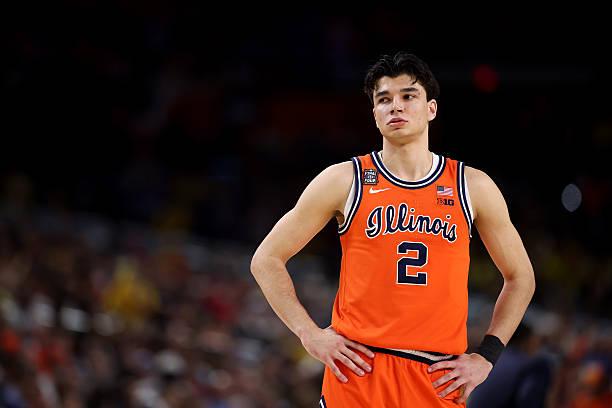 伊利诺伊大学的大三锋线球员安德烈-斯托亚科维奇（AndrejStojakovi