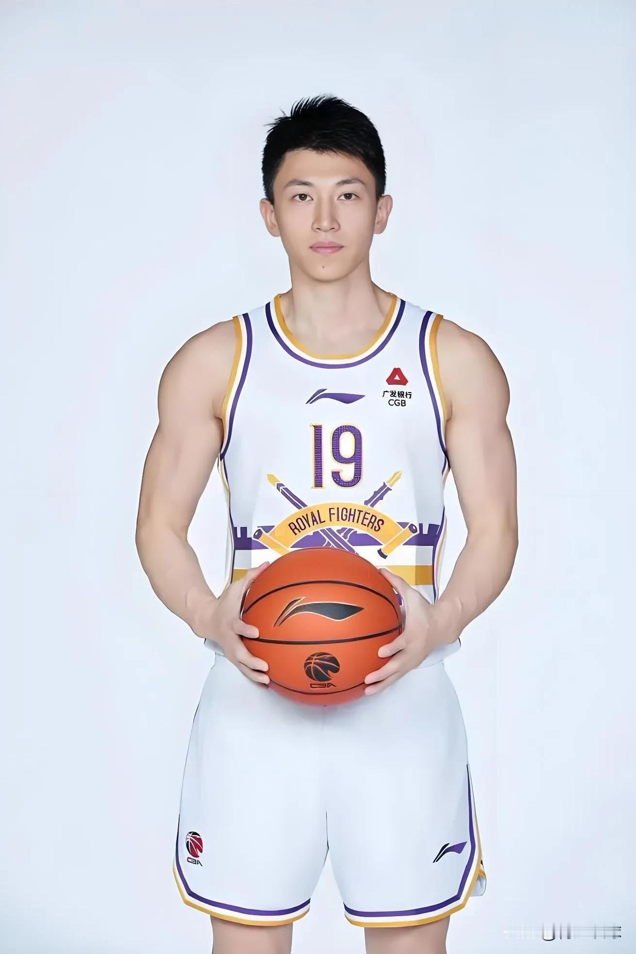 6月21日下午，CBA北控队传来两大最新消息！一：张庆鹏在下周正式带队备战新