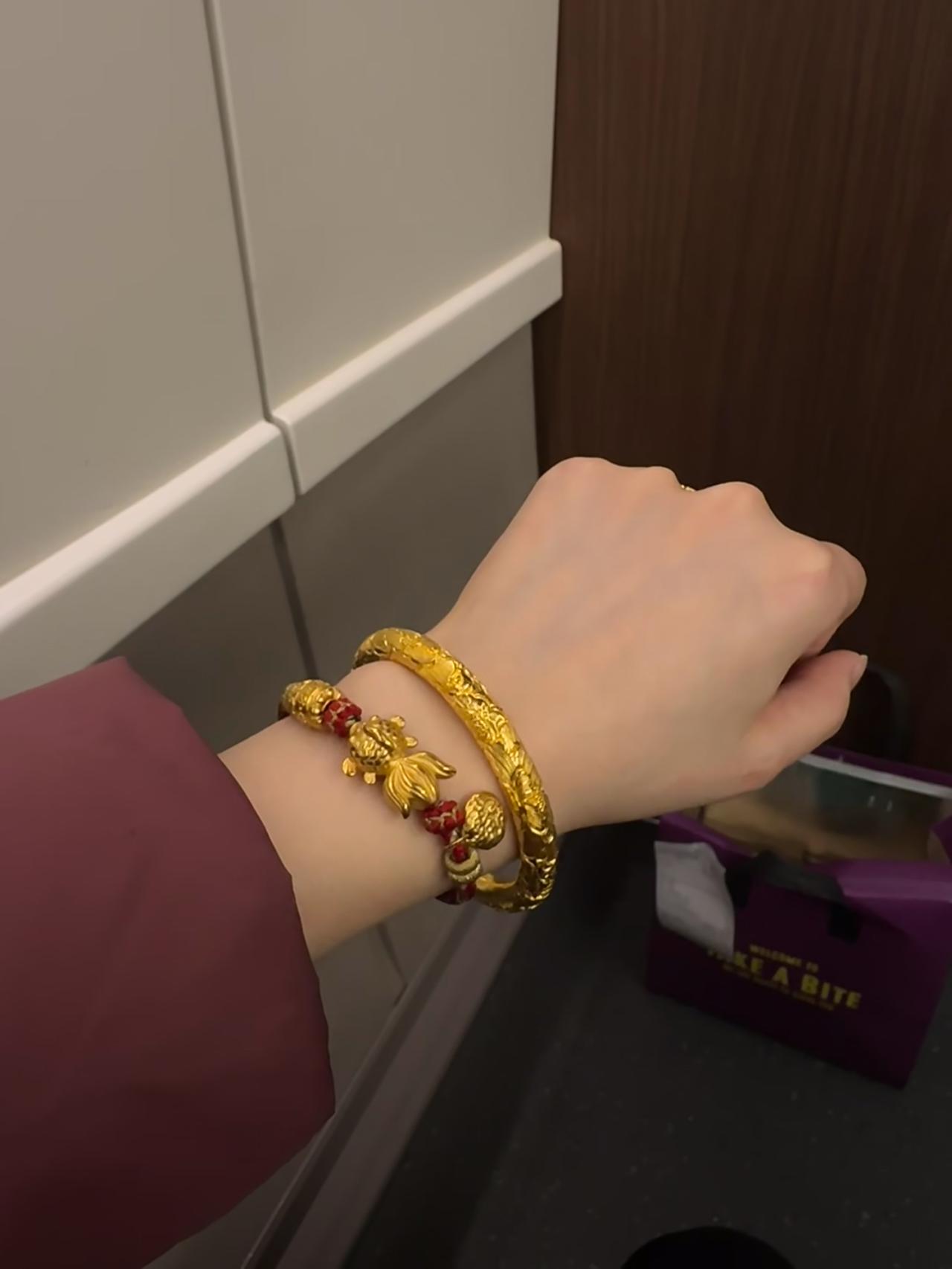 金价彻底失控了！4月21日没想到一只38克的金镯子，入手价比上月直接省了近万