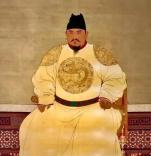 1395年68岁朱元璋去看望70岁老友汤和，朱元璋一进门，只见汤和已中风，不能说