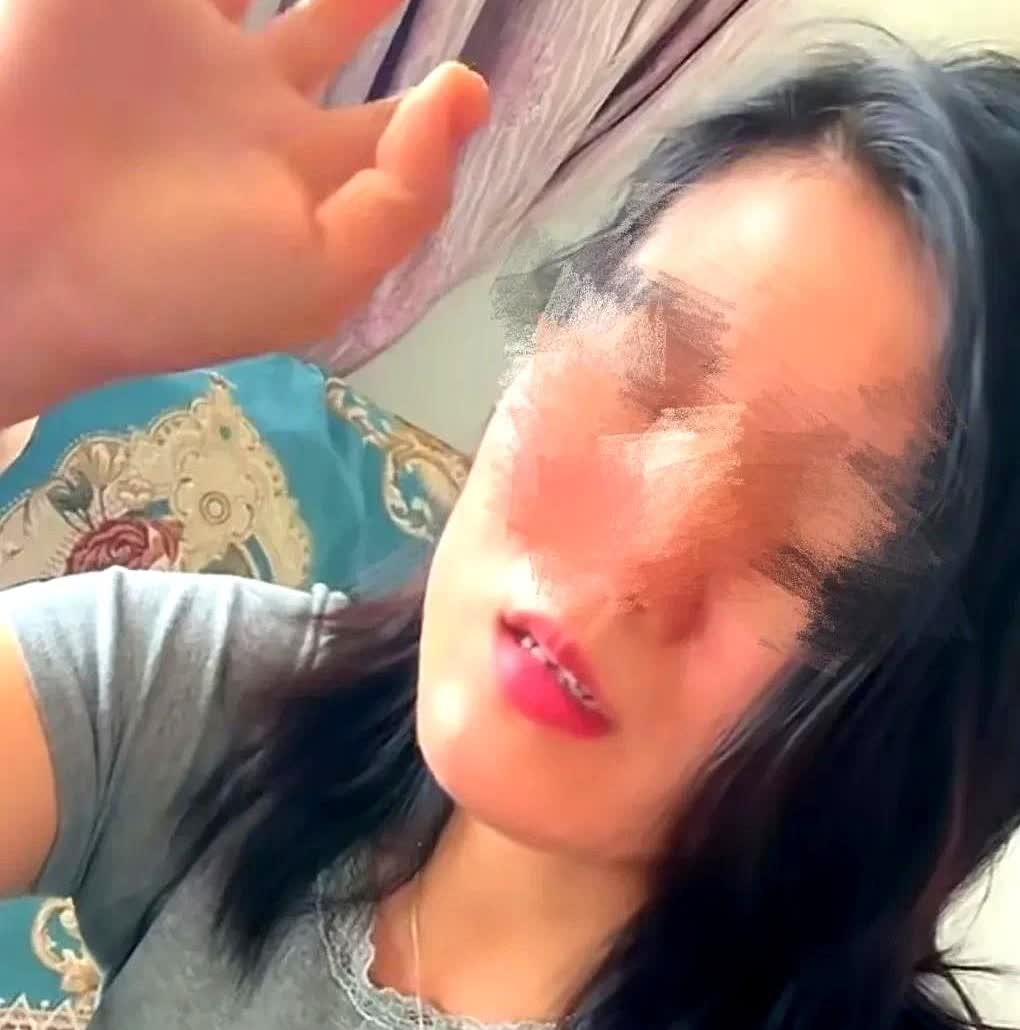 一女子说以为丈夫和弟弟关系特别好，弟弟结婚买房还差20万，她就给弟弟转了25万，
