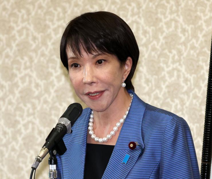 高市早苗懵了！中方2号公告直击痛处，光刻胶卡脖子失效！高市早苗万万没想