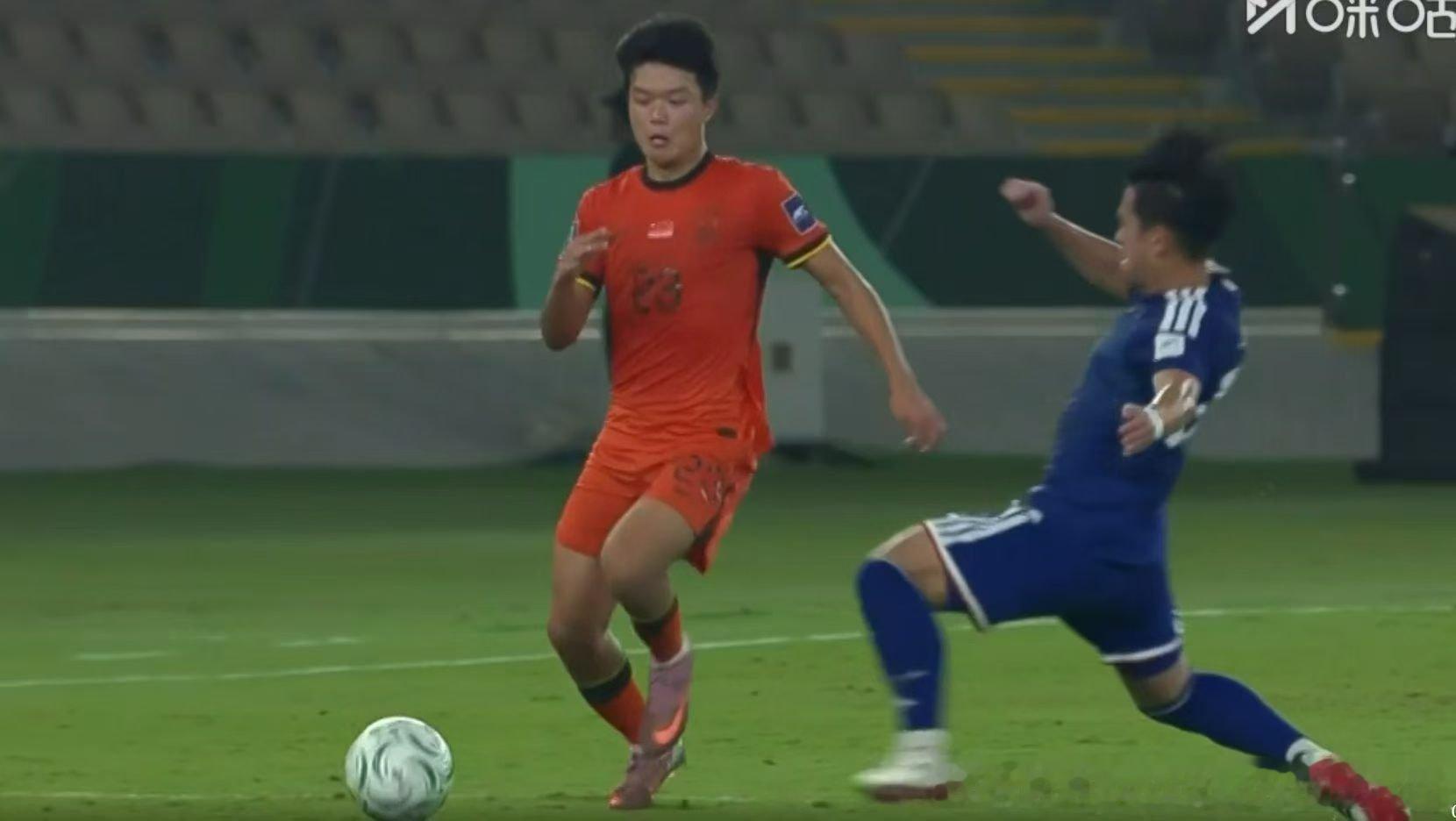 167这身高在中国业余都可能踢不上……更别说进入国家队日本的6号位，身高167c