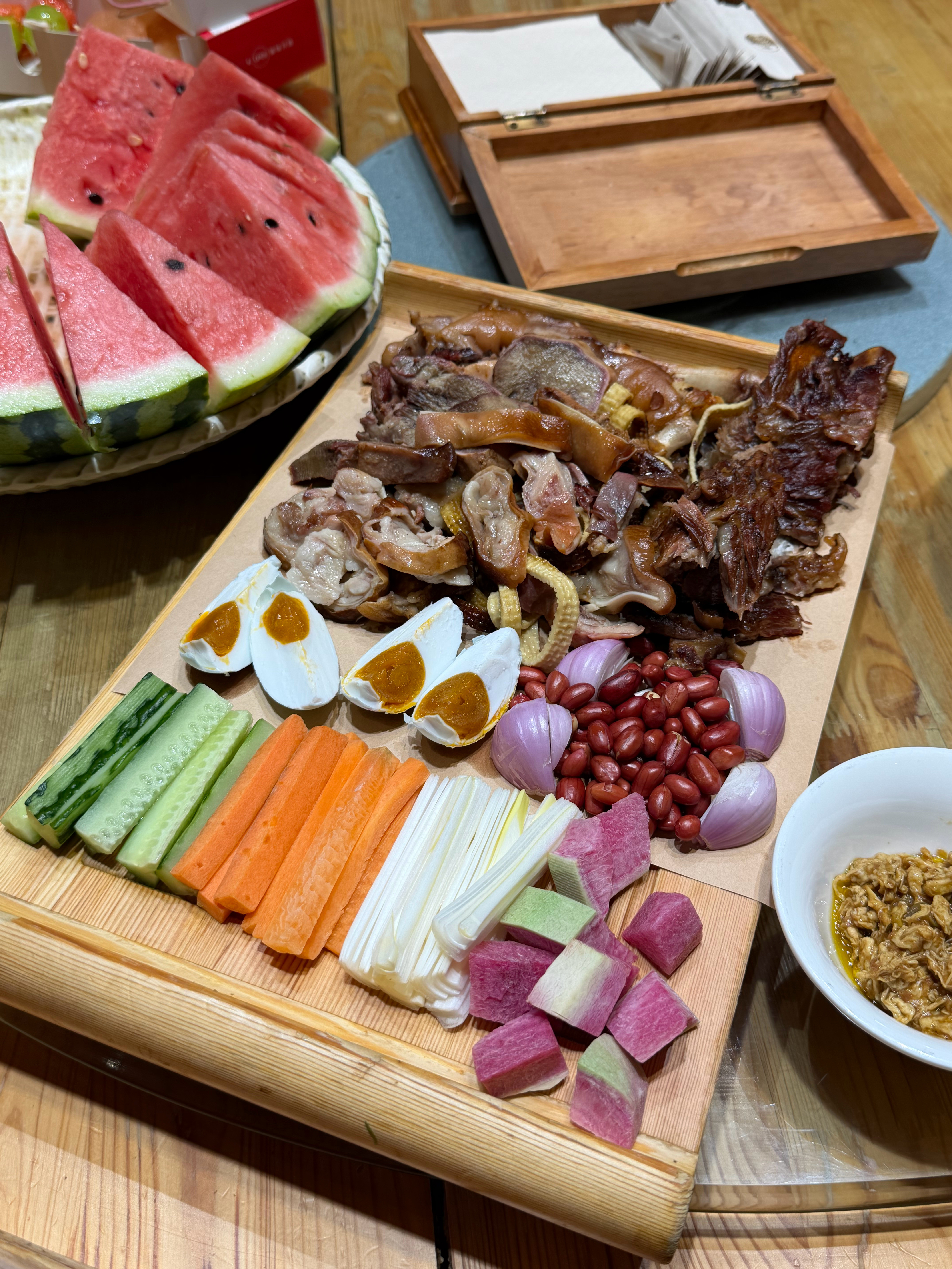 明天给过40大寿，人生短短几个秋，不醉不罢休～