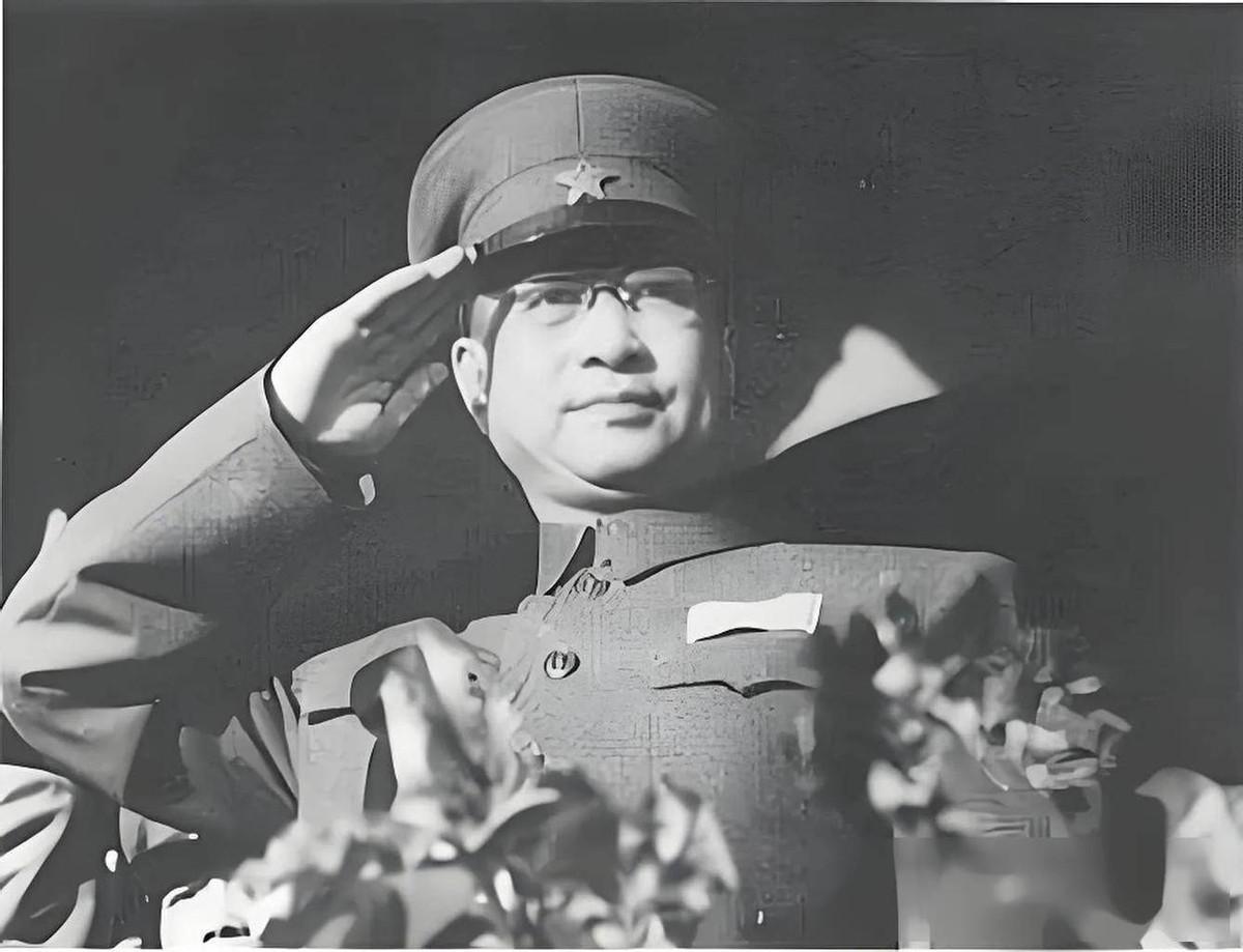🌞“粟裕根本不会打仗！”，1958年，陈赓大将进京开会，竟然看到有人大放厥