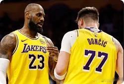 3连胜期间的湖人队，队内表现和评分:东契奇，全部得分30+，场均33.3分5