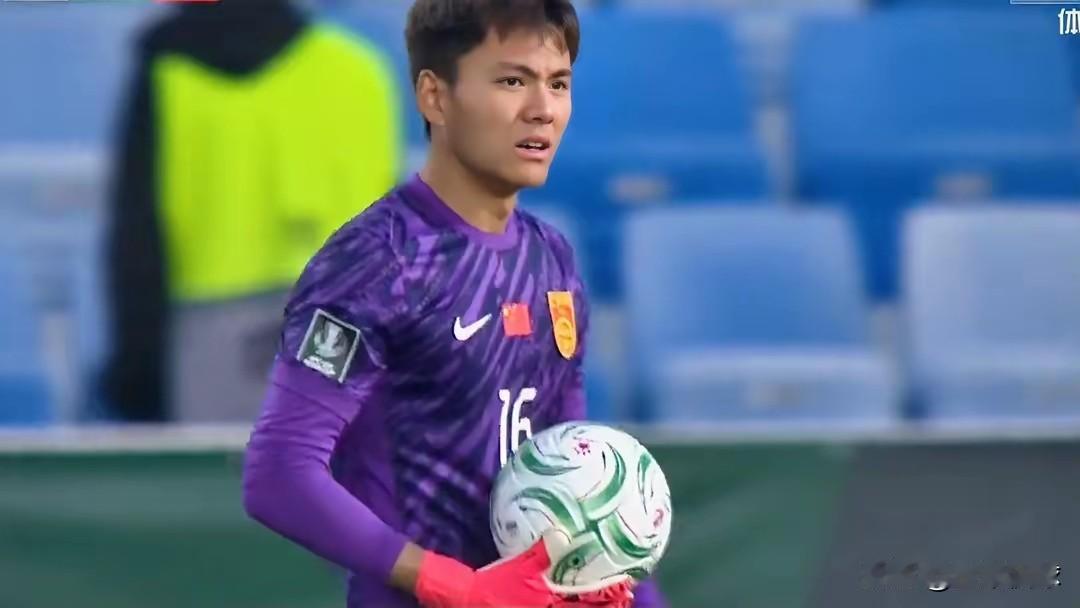 李昊，U23最忙碌的球员是这场球的写照，也是中国足球最真实的写照。有著名主持人说