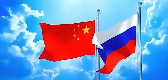 美媒突然发现，中国买俄罗斯石油只是表面。中国帮俄罗斯换掉美元欧元，改用人民币结算