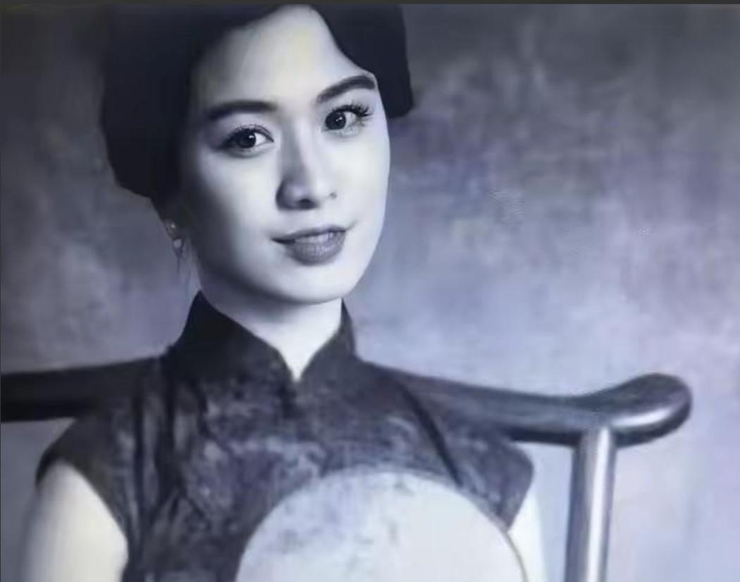 1912年，50岁的曹锟迎娶20岁的富家千金陈寒蕊。新婚夜，一番云雨过后，曹锟倒