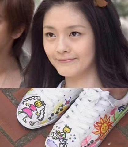 大S当年脚趾戴戒指真得绝了，她的各种小细节当年都有人想要模仿。