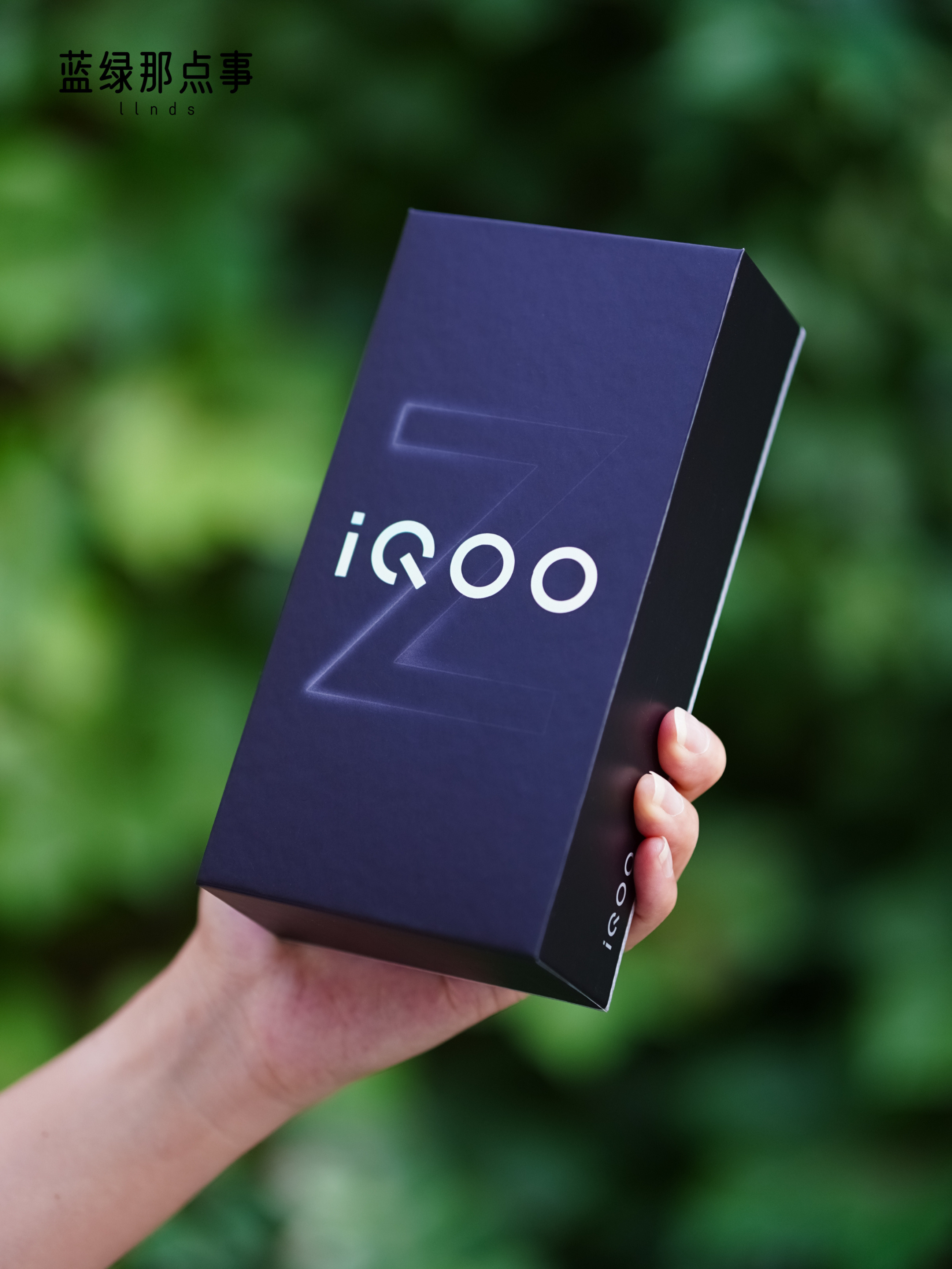 iQOOZ10Turbo+极地灰·图赏无论配置还是价格，它在2K档怎么着都是