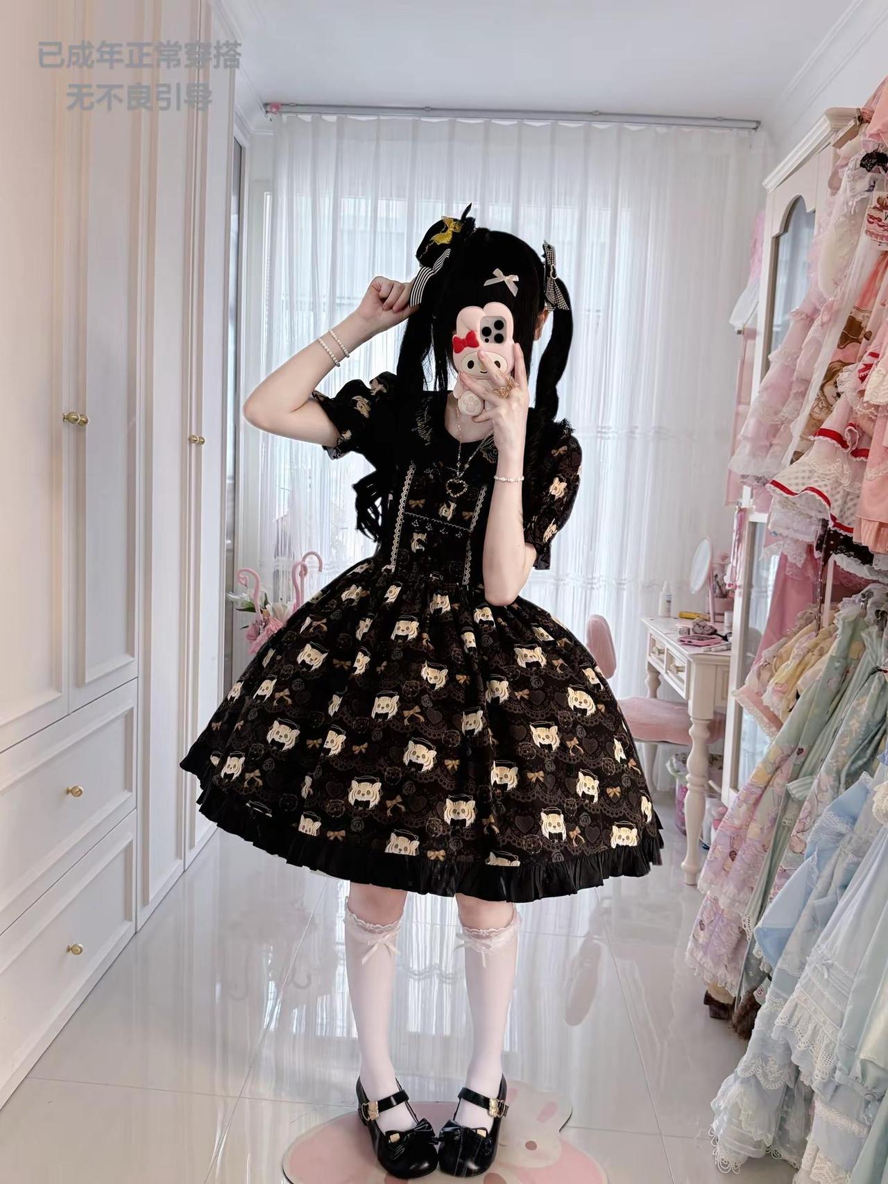 夏日快乐裙来了。👗晚安了喵秋日虎虎短袖op这条也是lo娘校服级别了，好穿又可爱