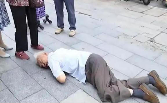 容易引发疾病，医生叮嘱：夏季吃降压药，千万注意这4件事夏天是一个充满阳光与活