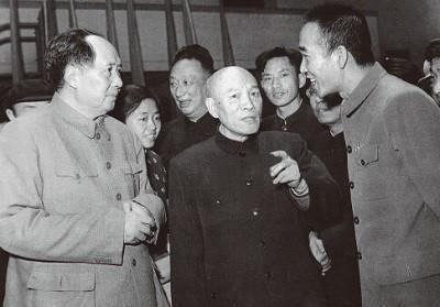 1958年，毛泽东与武汉大学校长李达争论，李达火气很大的说道：“你脑子发热，达到