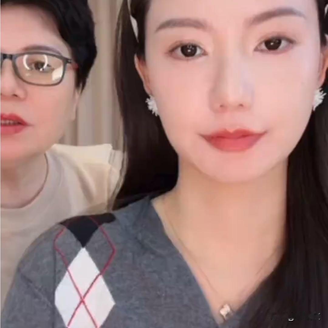 猴哥说车前妻怒怼小三！一家人破防怒斥：做人没底线迟早遭报应！网红圈这瓜也太