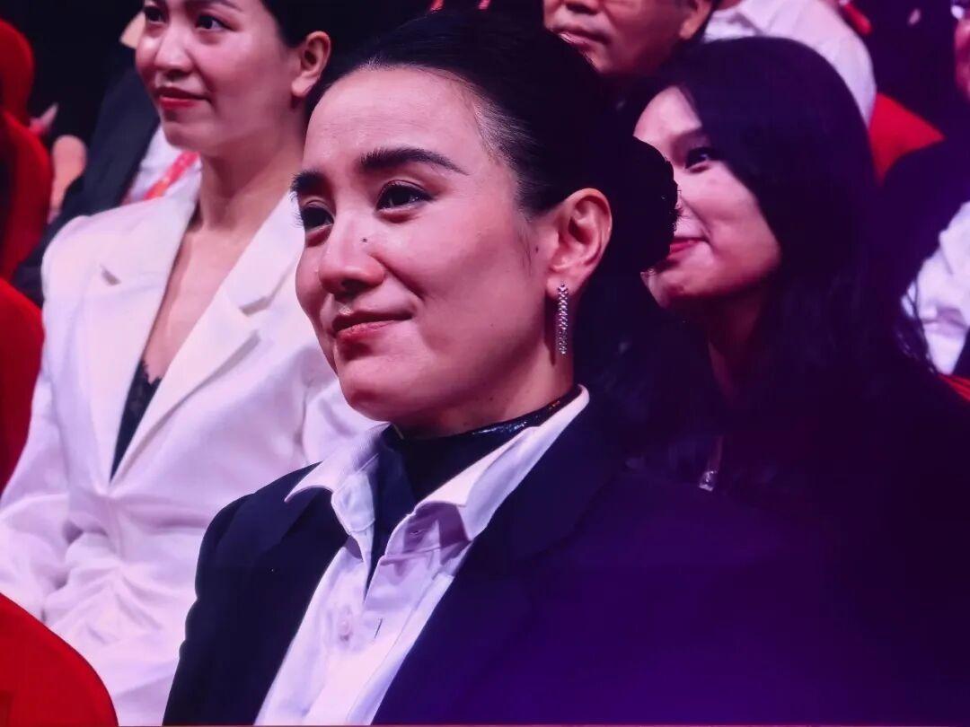 终于有人敢说真话了，宋佳之所以横扫三大奖，不是因为她的演技有多大的优势，而是