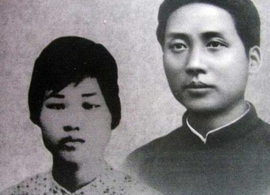 毛泽东对杨开慧说：“我们结婚吧！可我什么都不能给你，花轿、媒人、聘礼、新房……”