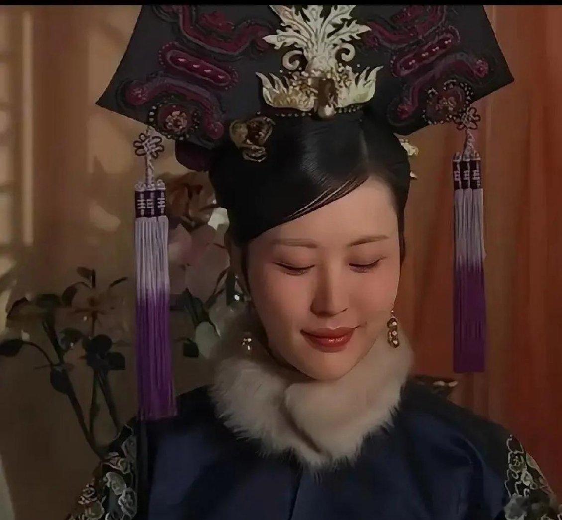 别总吹《甄嬛传》选角有多神了。导演郑晓龙自己就说过，当年硬被资本按着头用了一个他