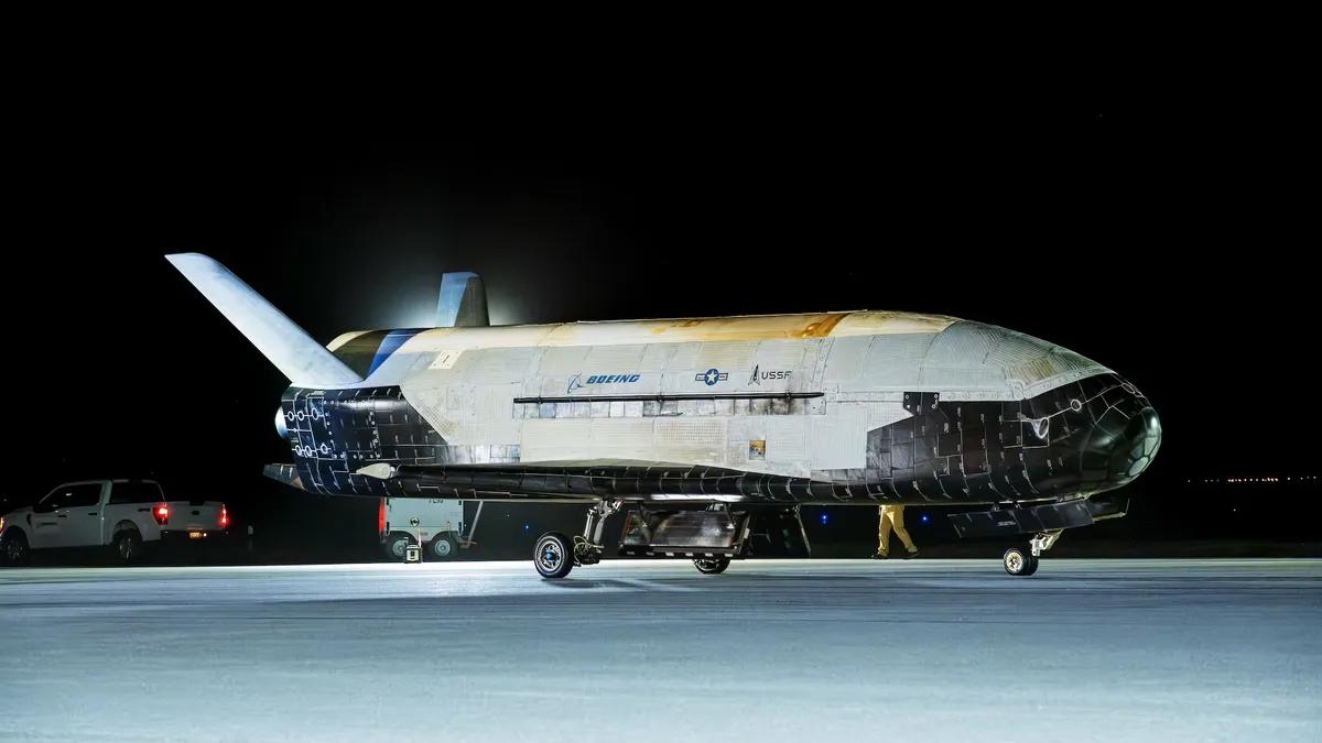 美国秘密太空飞船X37-B，测试先进导航软件系统？有一天它能取代GPS系统？