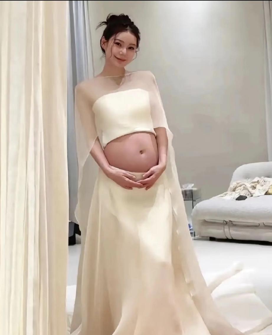 汪小菲娶了马筱梅，真是修来的好福气。汪小菲的马年起码是双喜临门。一喜是家中又