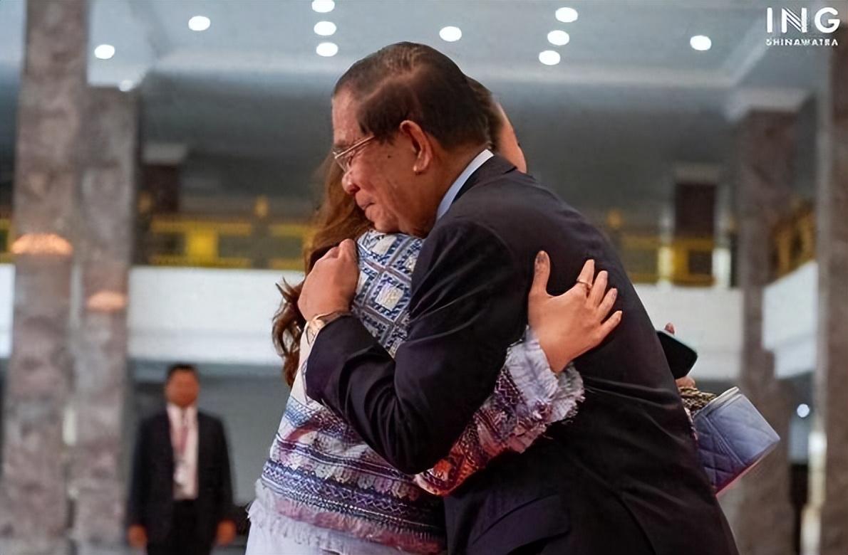 今天刷到一则文章，说去年柬埔寨前首相洪森在长达4个小时的直播中大骂泰国女首相佩通