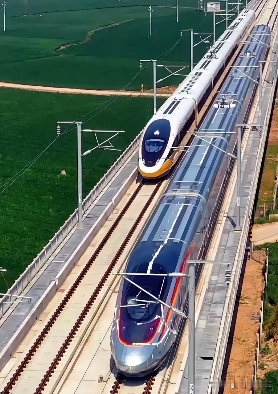 难怪高铁要大力发展，它的能耗成本令人惊讶。一列载有500人的高铁，在时速300公