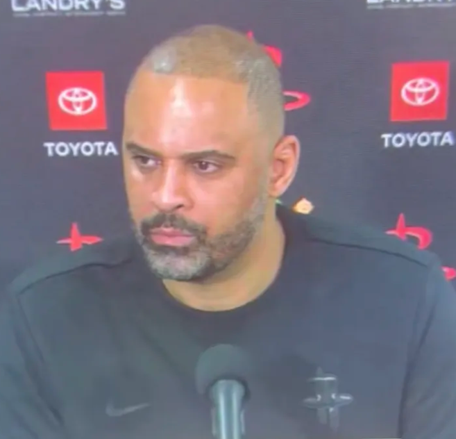 NBA常规赛，火箭105-111不敌开拓者。赛后火箭主帅艾米-乌度卡接受了记者