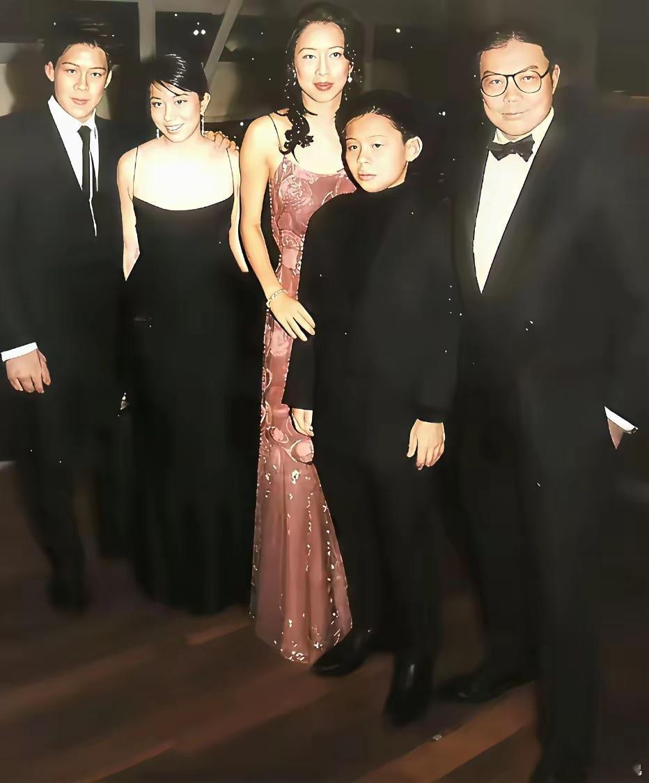 这一刻，豪门的样子具象化了