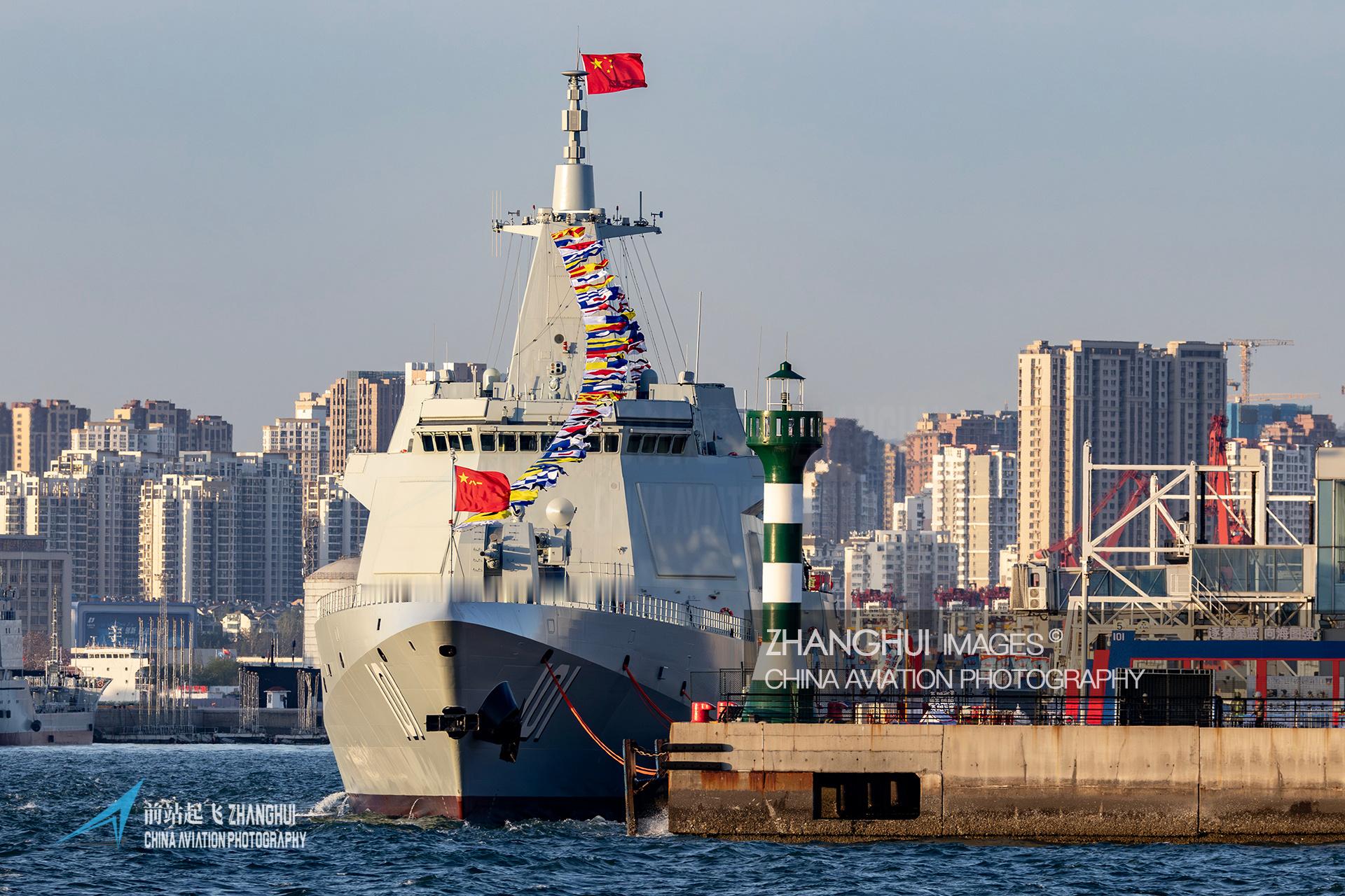在青岛奥帆附近有一家过油肉拌面非常的好吃，可以说是我吃过的最好吃的一家，去年海军