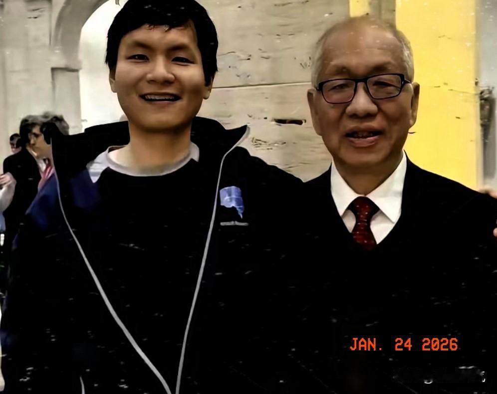 马斯克的致命打击来了！世界首富马斯克顶尖AI团队里面最核心的一个华裔数学天才突发