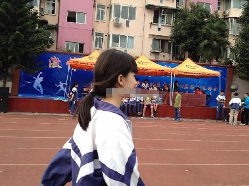 捡到两张古早赵露思​​​