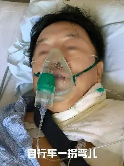黄渤被紧急送医!黄渤在手臂骨折的情况下，再次骑自行车摔伤，这次伤的是锁骨。其