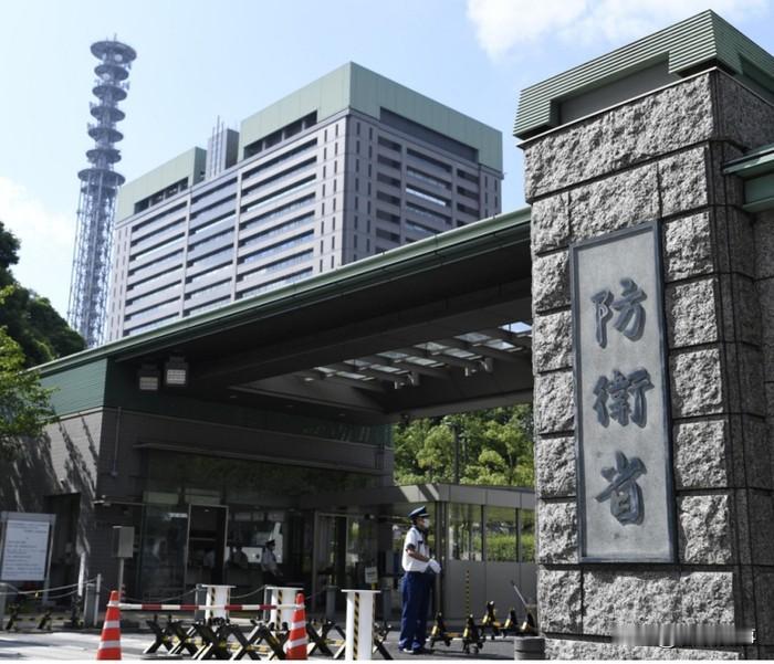 突发新闻！辽宁舰首次在日本海域周边活动！在靠近琉球群岛270公里处进行了舰载