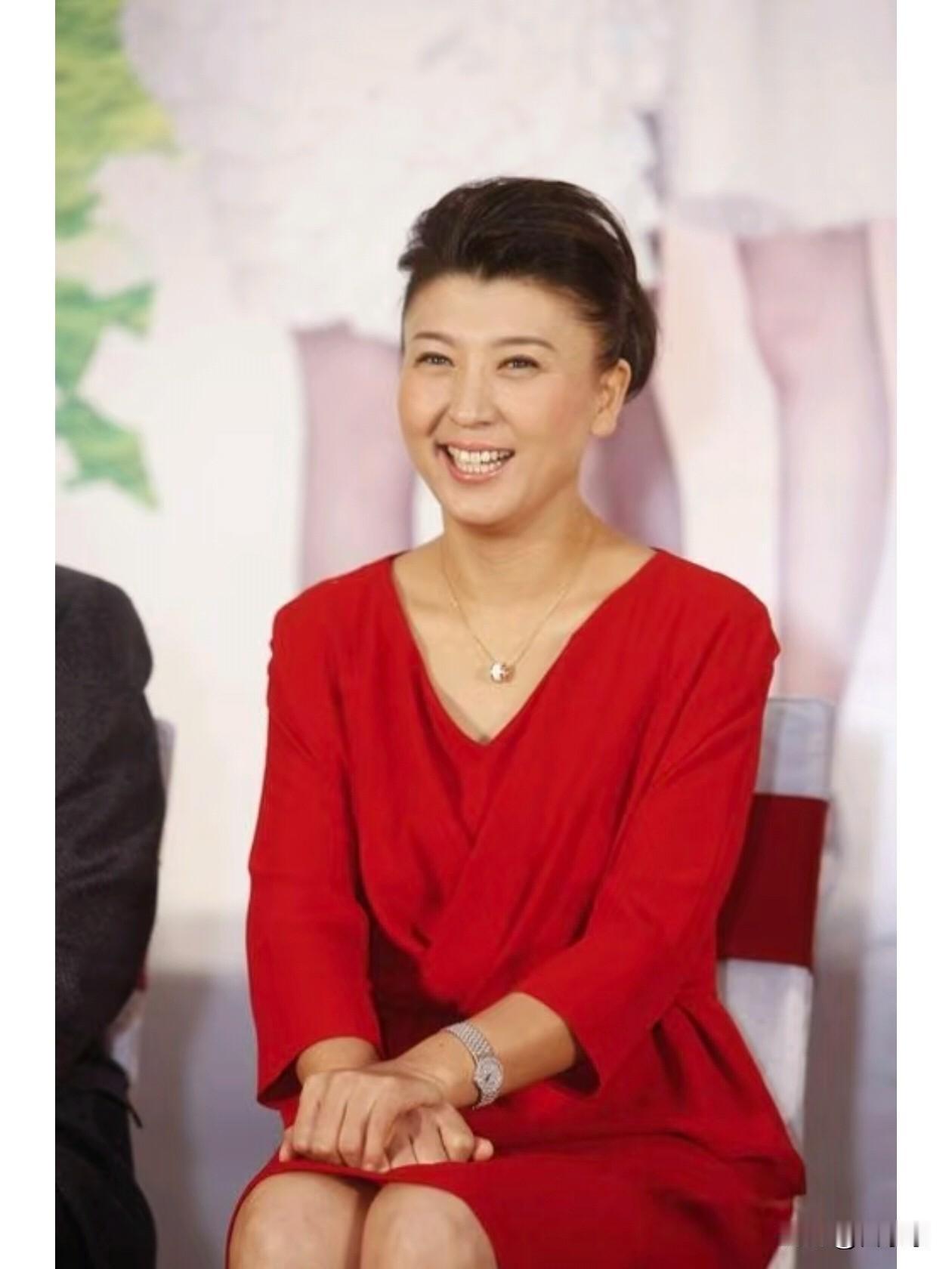 闫学晶酸黄瓜一句话，算算这账有多吓人！这回闫学晶真是祸从口出，一句酸黄瓜引发的连