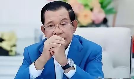 泰国的火炮轰得这么狠，是因为他们嗅到了最危险的信号：大国的雷达关机了。以前打狗还