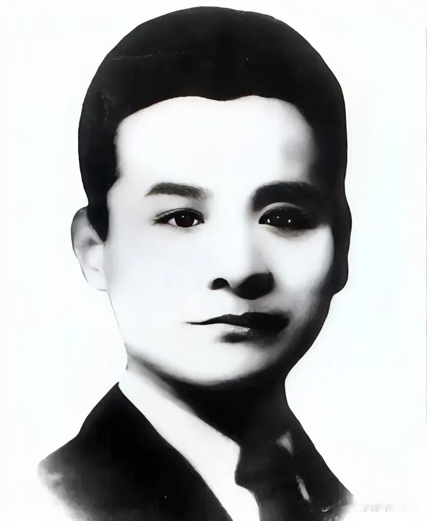 1951年上海抓了个国民党特务，这人熬不住审问说了实话。他说南京雨花台乱坟岗埋了