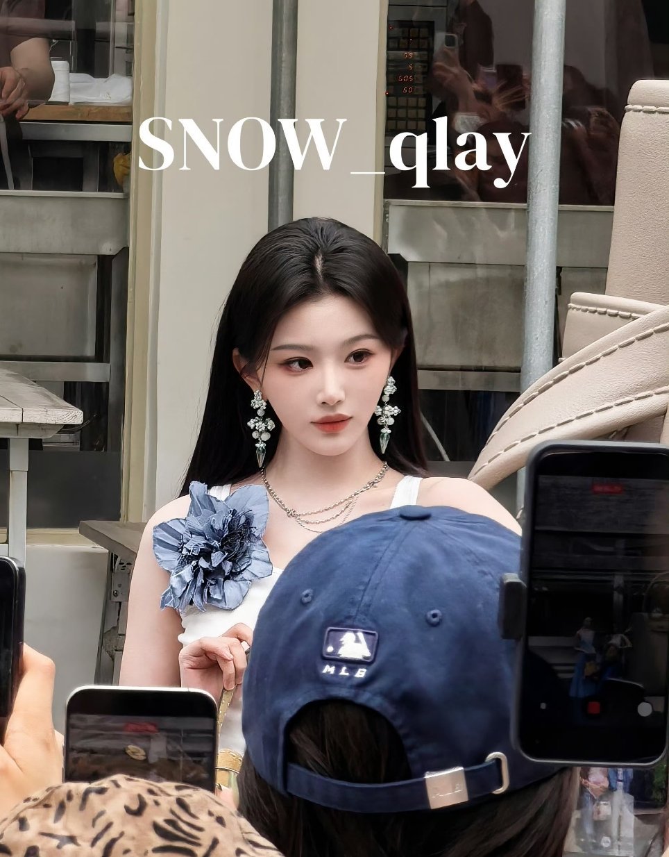 孔雪儿穿老头背心都这么漂亮的女人真的被孔雪儿美晕了！随便穿老头背心都能这么绝，