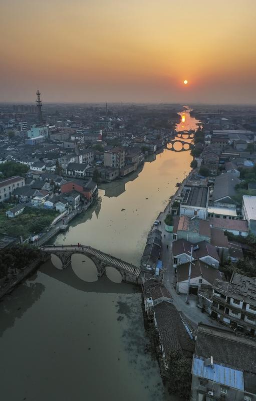 浙江省双林古镇，是藏在湖州南浔区的一颗明珠。它没周庄繁华、乌镇有名，却有着独特韵